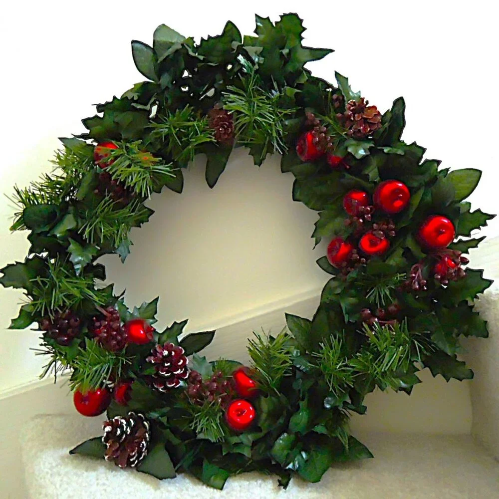 Christmas Wreath - Apples / Pine Cones / Berries / Holly Leaves / Pine Sprigs